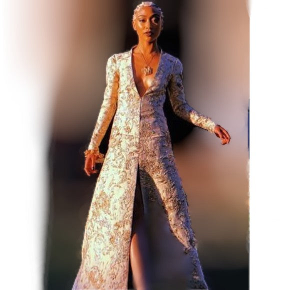 Vestido dorado de Sabrina