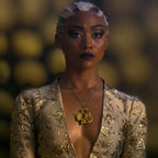 Vestido dorado de Sabrina